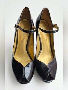 Iconic Vintage Guess Black Patent Leather Peep-Toe Mary Jane Heels 7.5